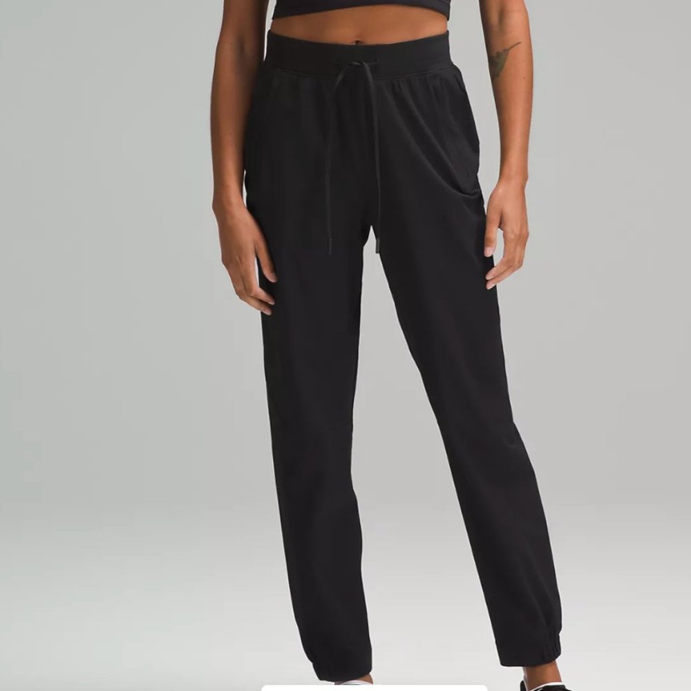 Brand New W/ Tags Lululemon License to Train HR Pant Women's Sz 4